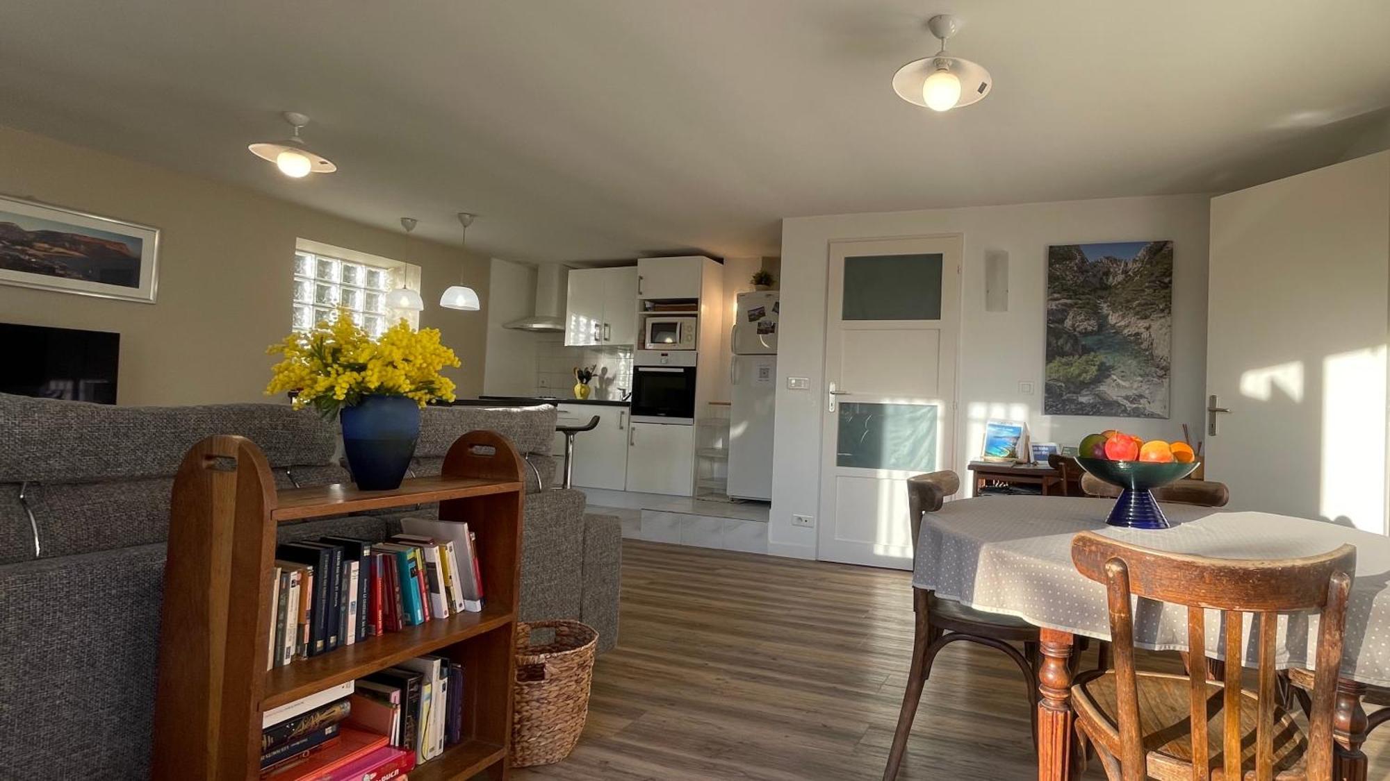 Large Private Garden, Quiet 2-Bedroom Apartment, Air Conditioning, Wifi, Parking Каси Екстериор снимка